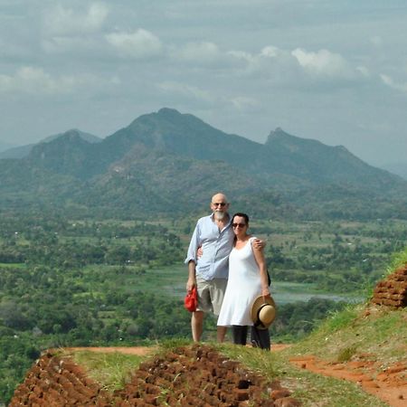 Kassapa Home Stay Сигирия Экстерьер фото
