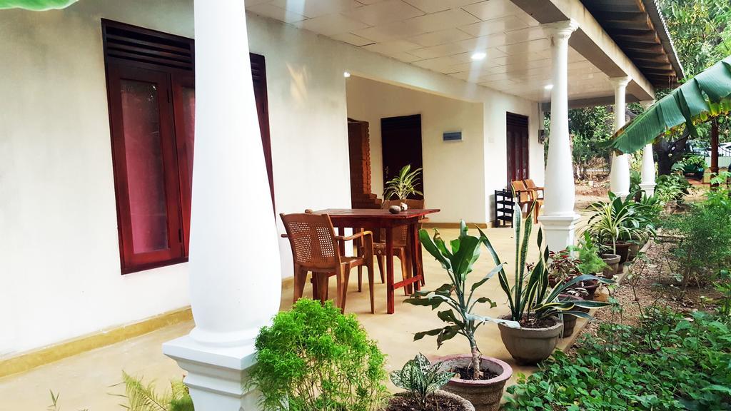 Kassapa Home Stay Сигирия Экстерьер фото