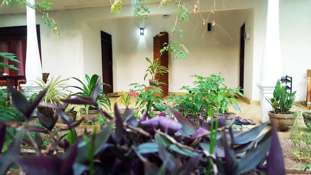 Kassapa Home Stay Сигирия Экстерьер фото
